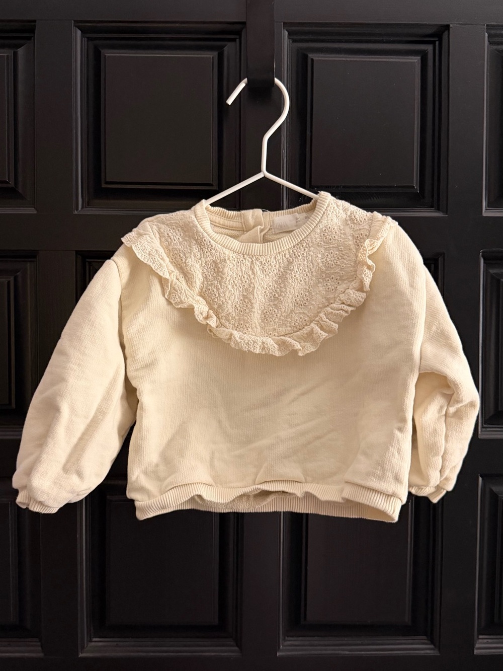 Infant 9-12m Zara sweatshirt with embroidered ’collar’